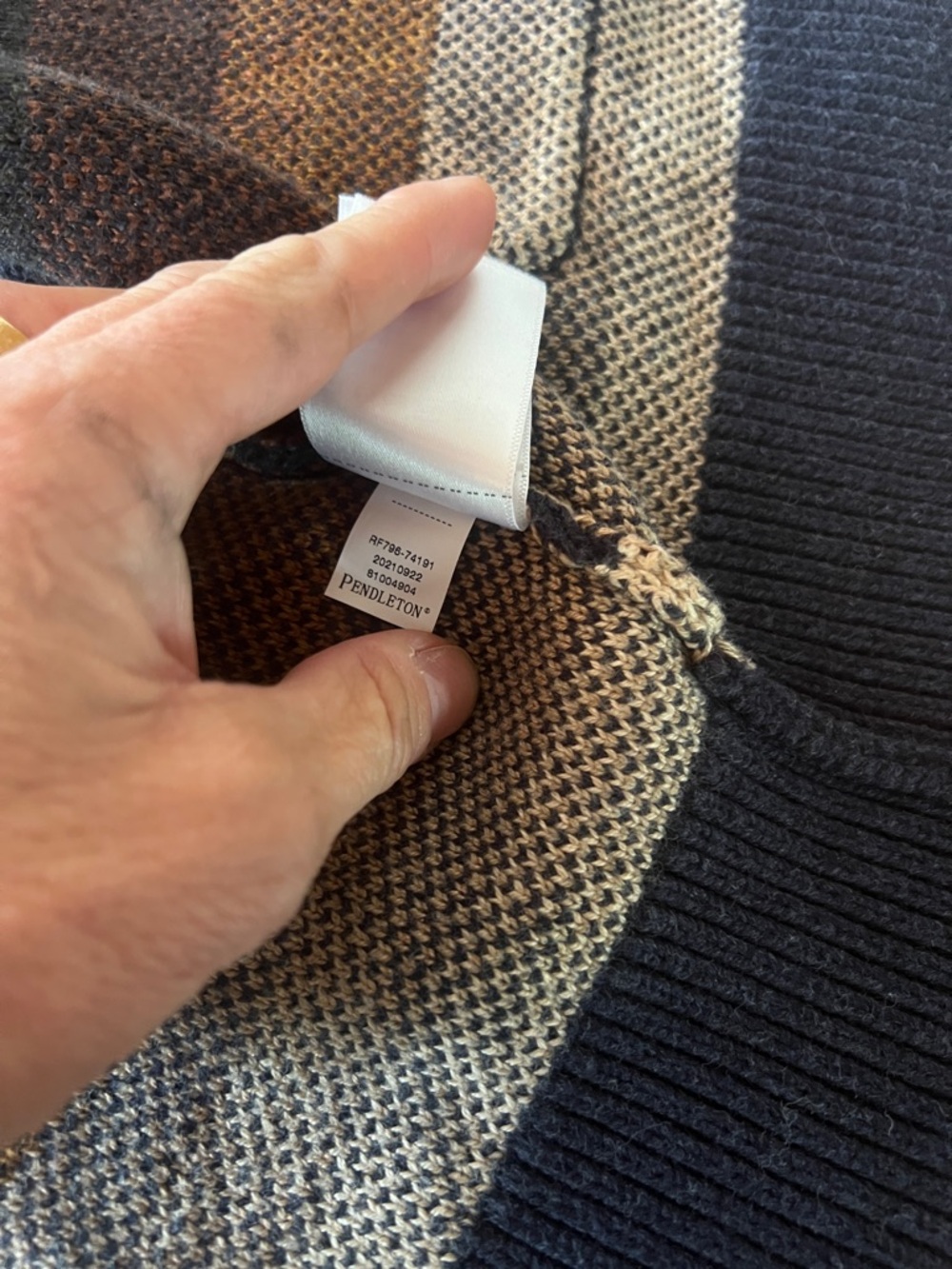 Pendleton Cardigan - Picture 5 of 7